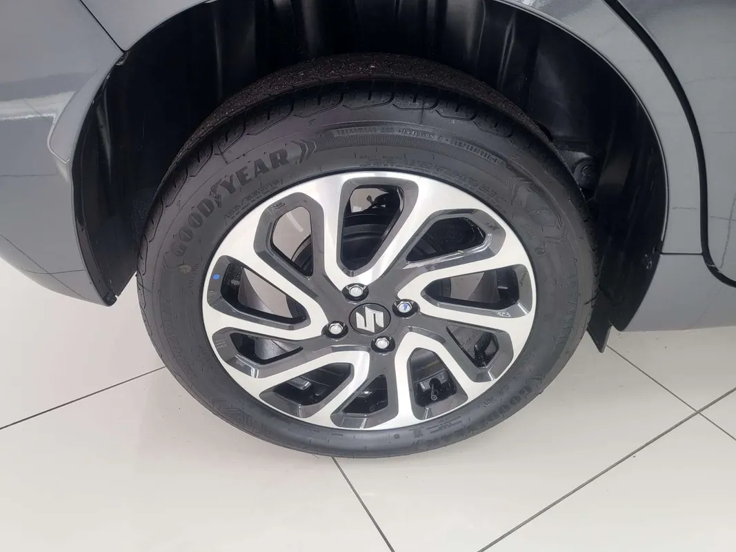 Suzuki Baleno 1.5 GLX MT - Image 7