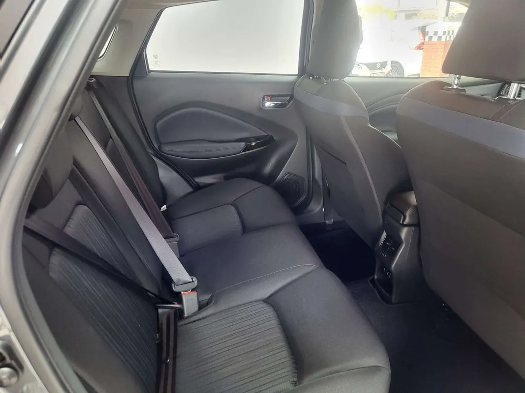 Suzuki Baleno 1.5 GLX MT - Image 8