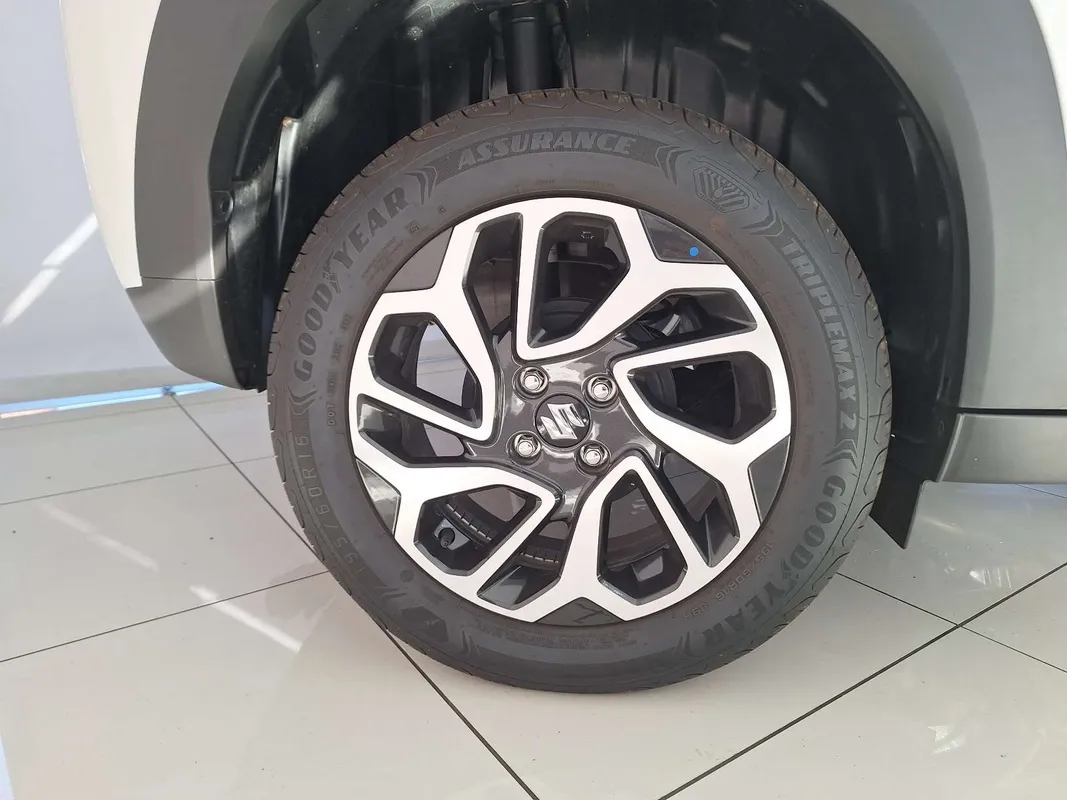 Suzuki Fronx 1.5 GLX 5MT - Image 5