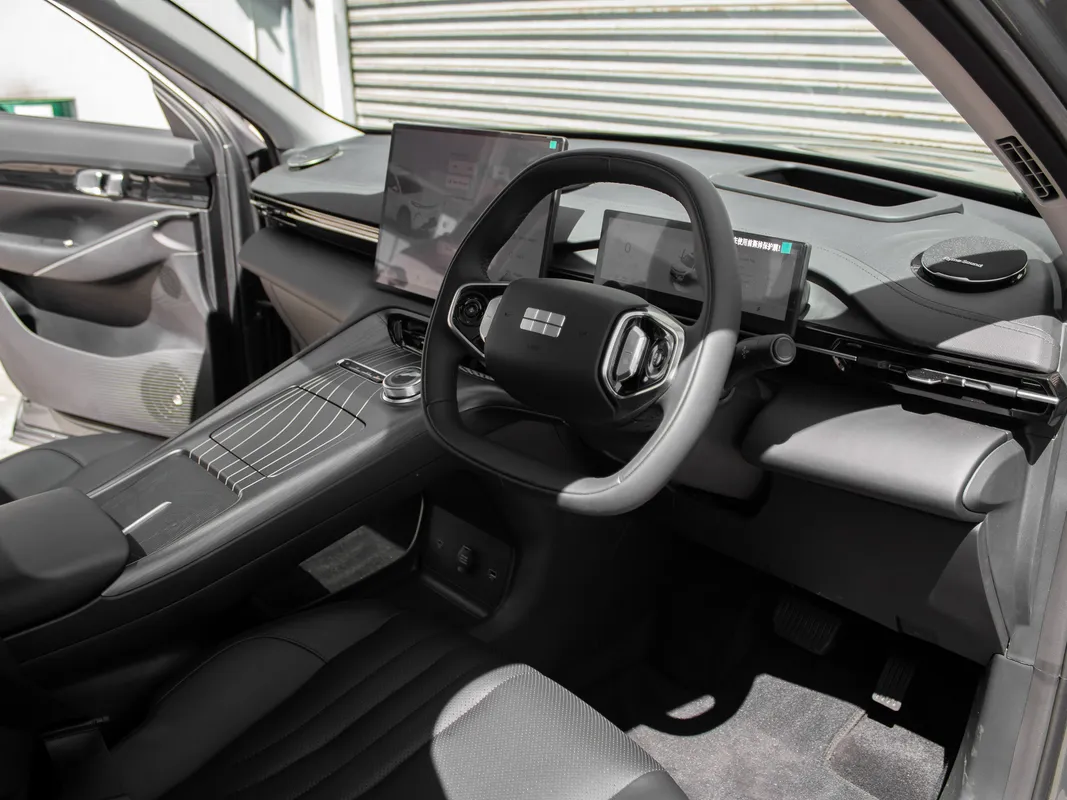 Geely E5 EM-i Apex - Image 6