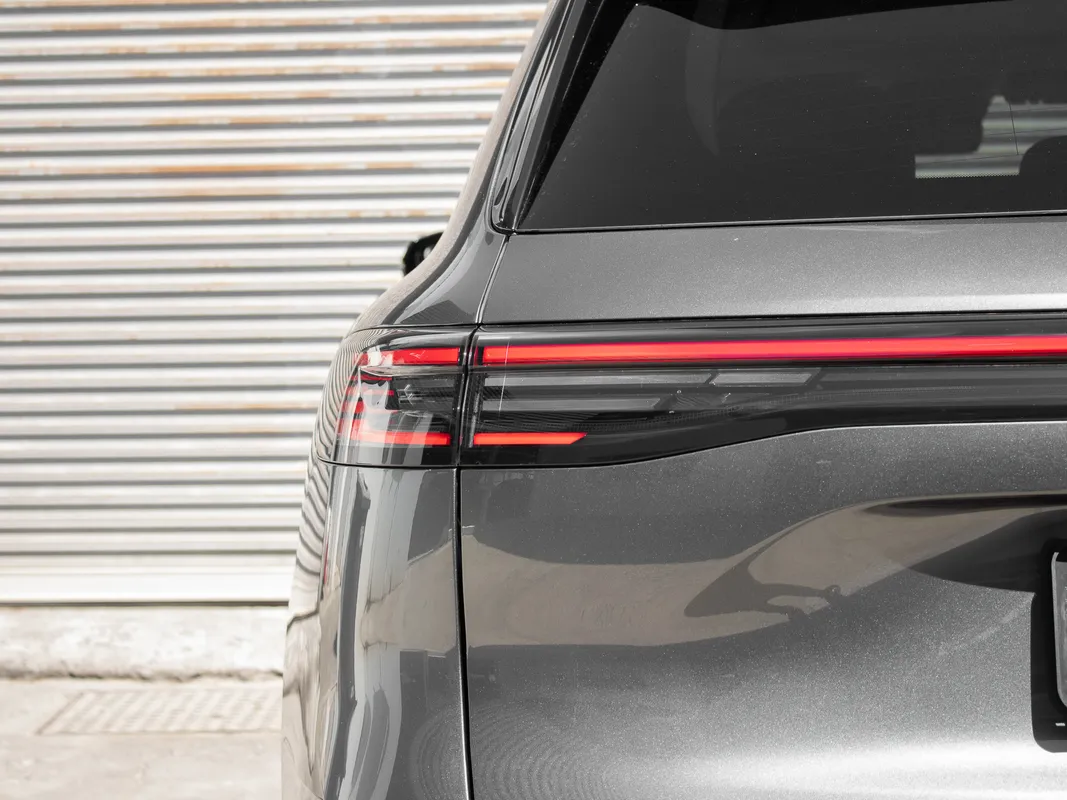 Geely E5 EM-i Apex - Image 8