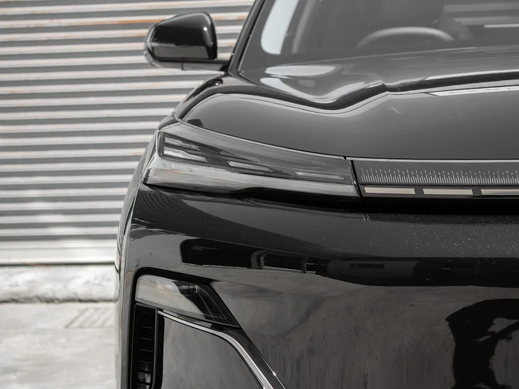 Geely E5 EM-i Apex - Image 3
