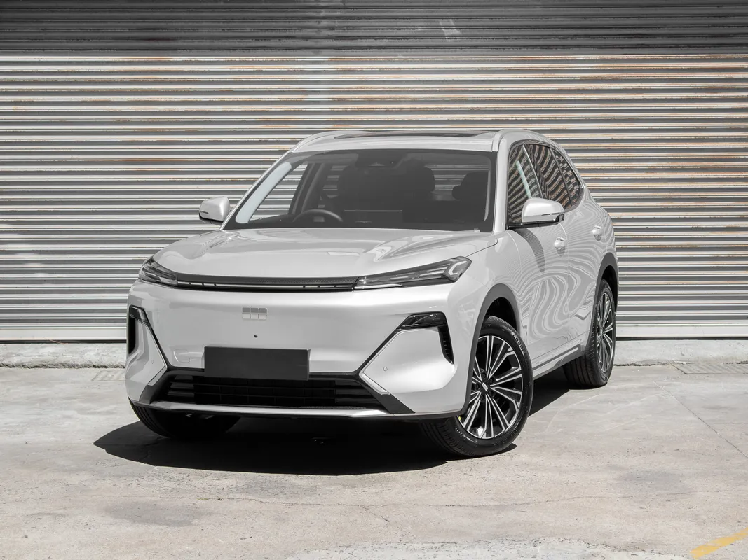 Geely E5 EM-i Apex - Image 1