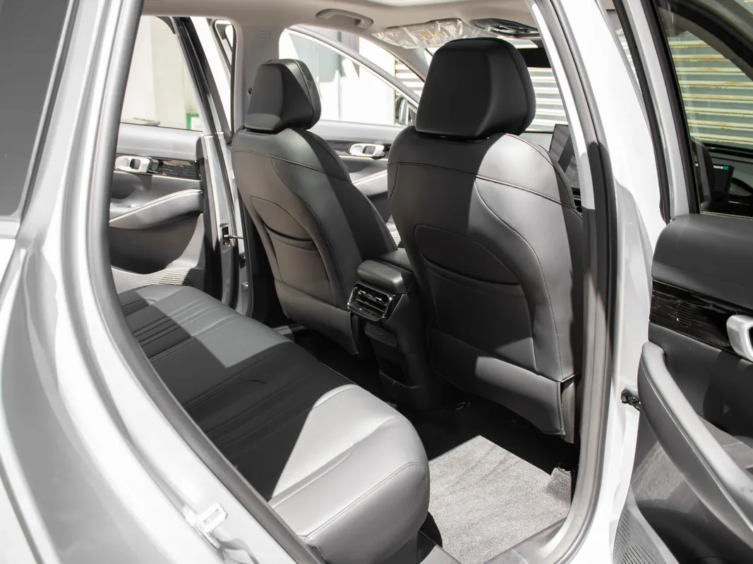 Geely E5 EM-i Apex - Image 14