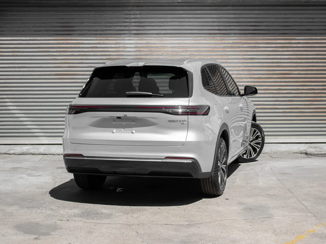 Geely E5 EM-i Apex - Image 22