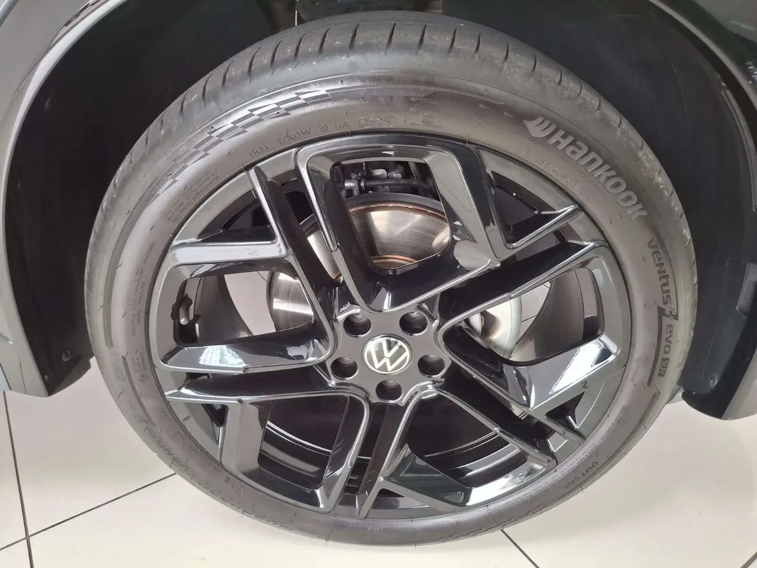 Volkswagen Tiguan R-Line 1.4 TSI 110 kW DSG - Image 9