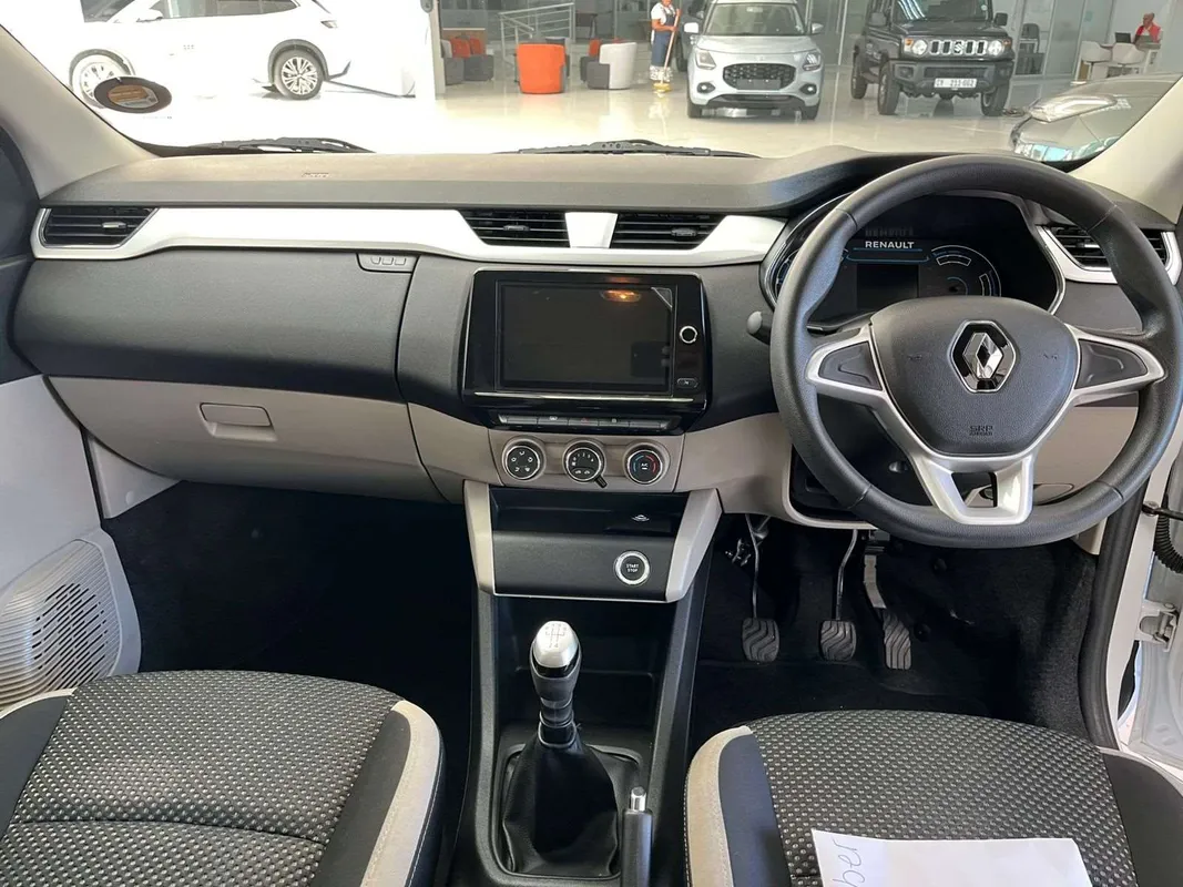Renault Triber 1.0 Intens - Image 15