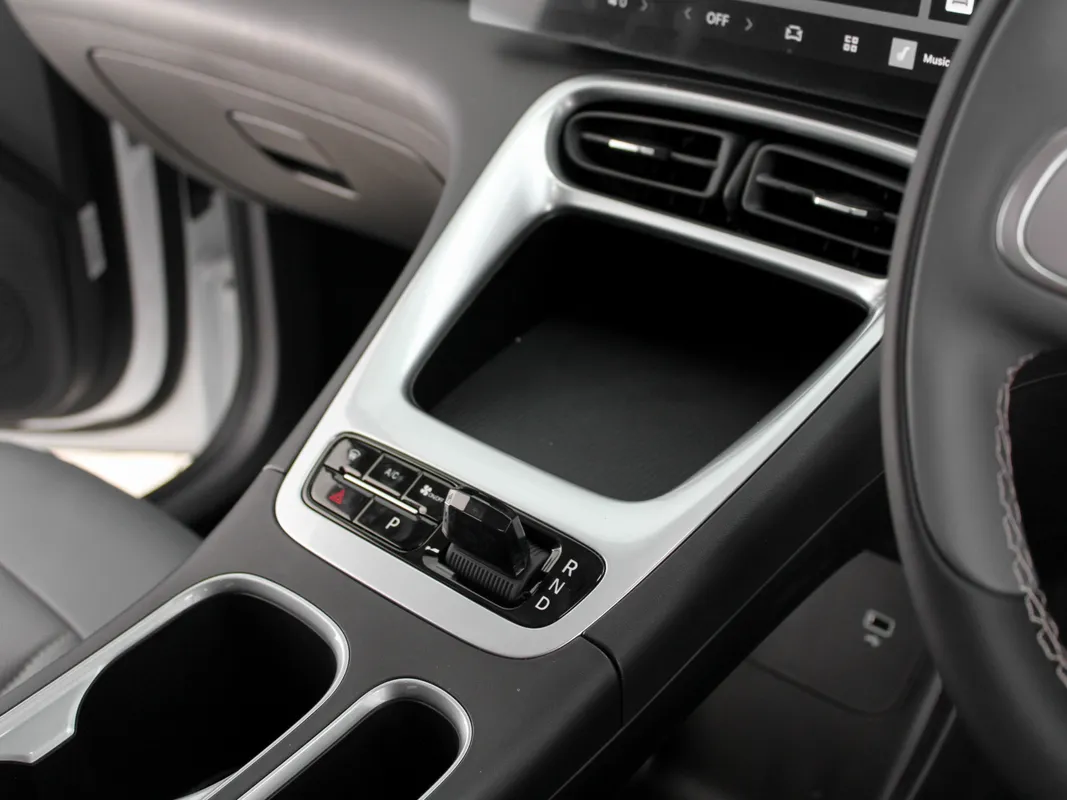 Geely E2 Aspire - Image 13