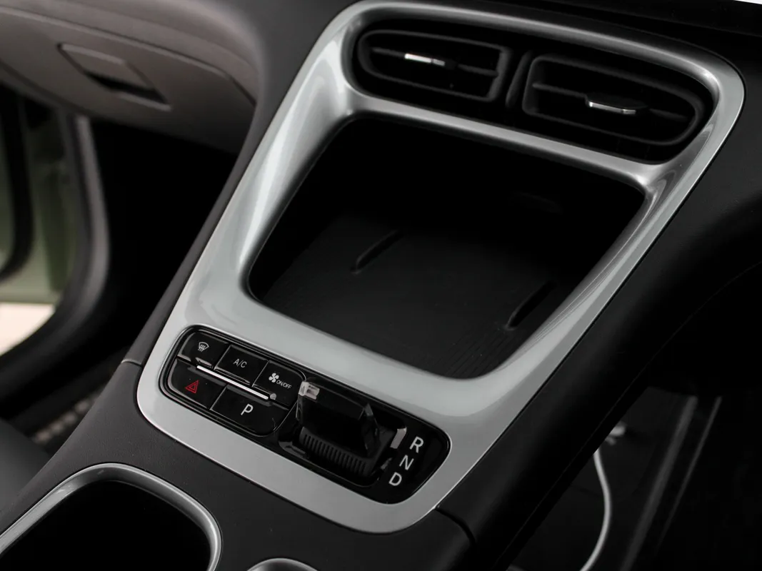 Geely E2 Apex - Image 18