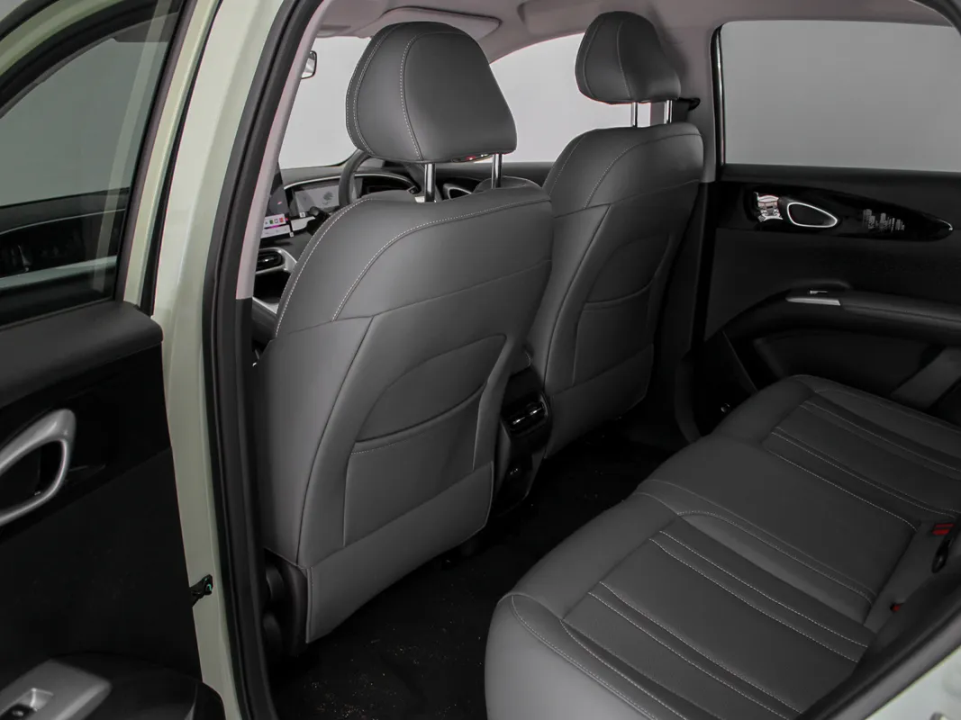 Geely E2 Apex - Image 10