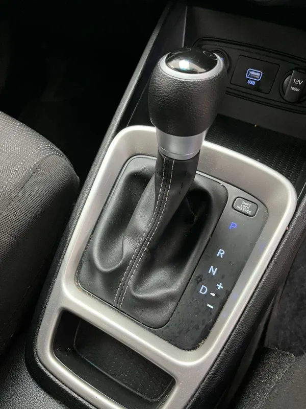 Hyundai Venue 1.0 TGDI Motion DCT - Image 13