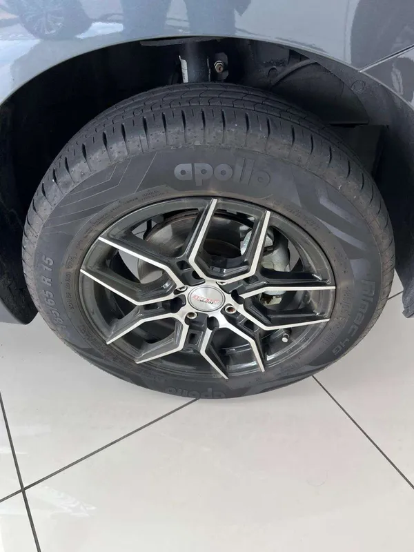 Suzuki Baleno 1.5 GL MT - Image 9
