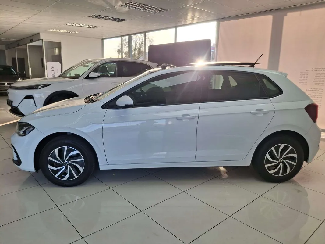 Volkswagen Polo 1.0 TSI Life DSG - Image 20