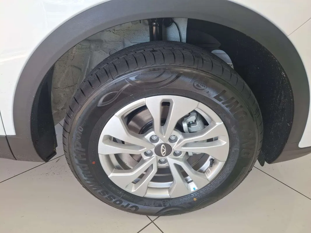 Chery Tiggo 4 Cross 1.5 LiT CVT - Image 9