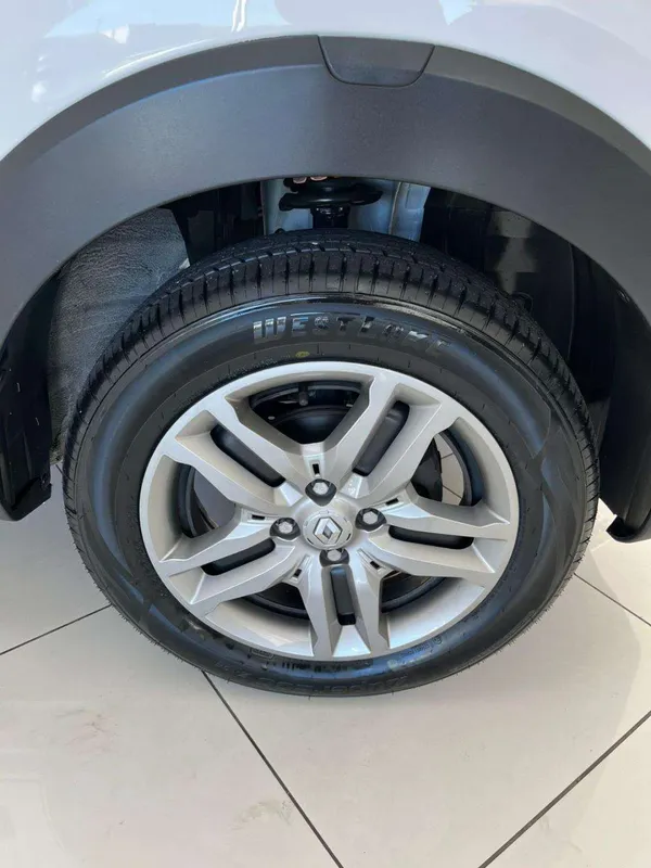 Renault Triber 1.0 Intens AMT - Image 10