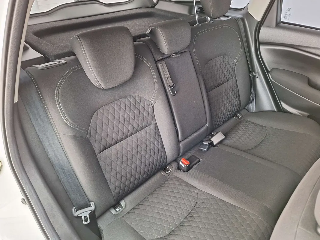 Suzuki Grand Vitara 1.5 GL 4AT - Image 7