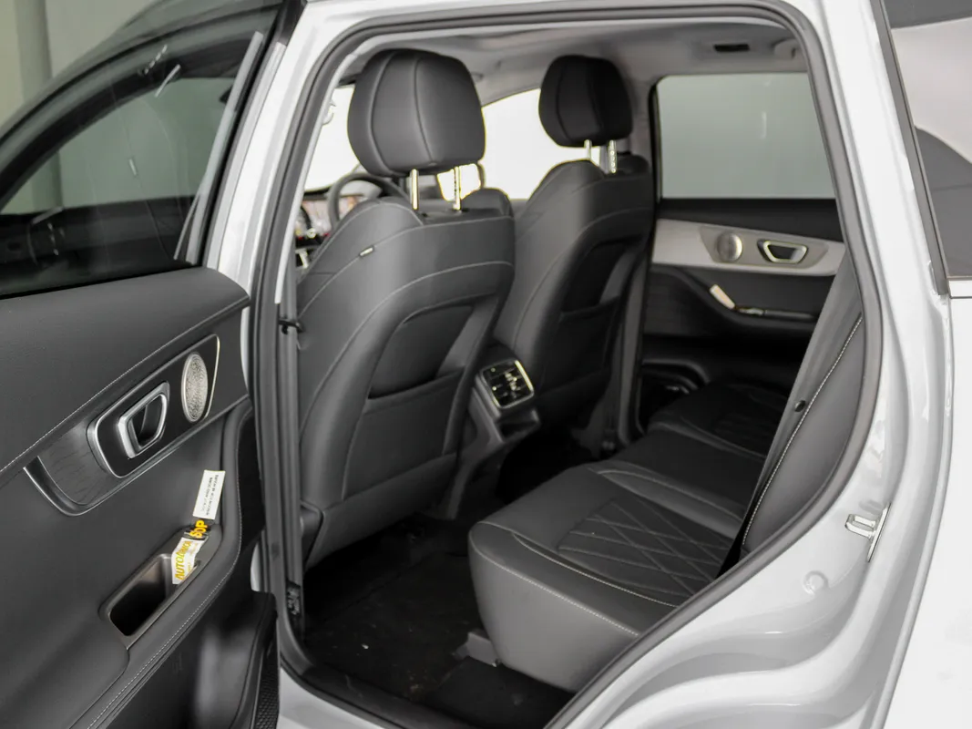 Chery Tiggo 8 Pro 1.6 TDGI LS DCT - Image 11