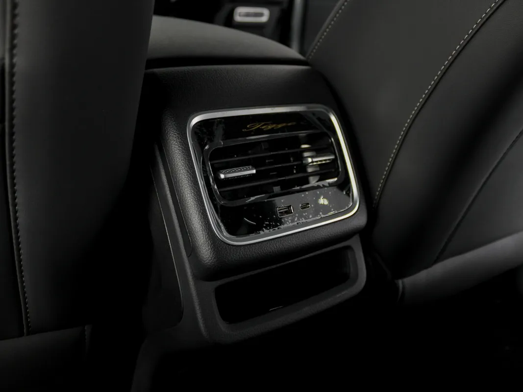 Chery Tiggo 8 Pro 1.6 TDGI LS DCT - Image 22