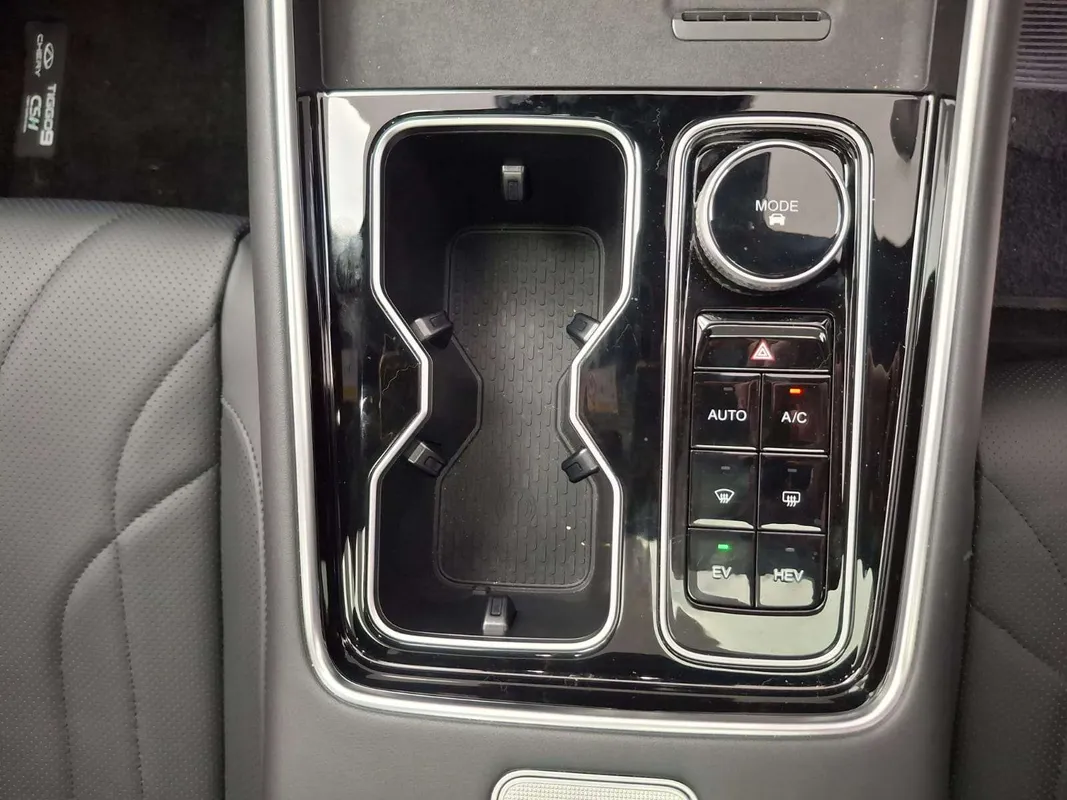 Chery Tiggo 9 1.5T CSH Vanguard AWD (PHEV) - Image 15