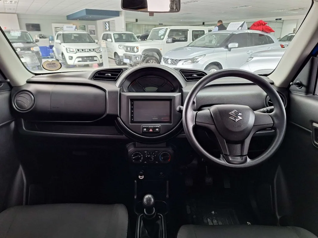 Suzuki S-Presso 1.0 GL+ MT - Image 9