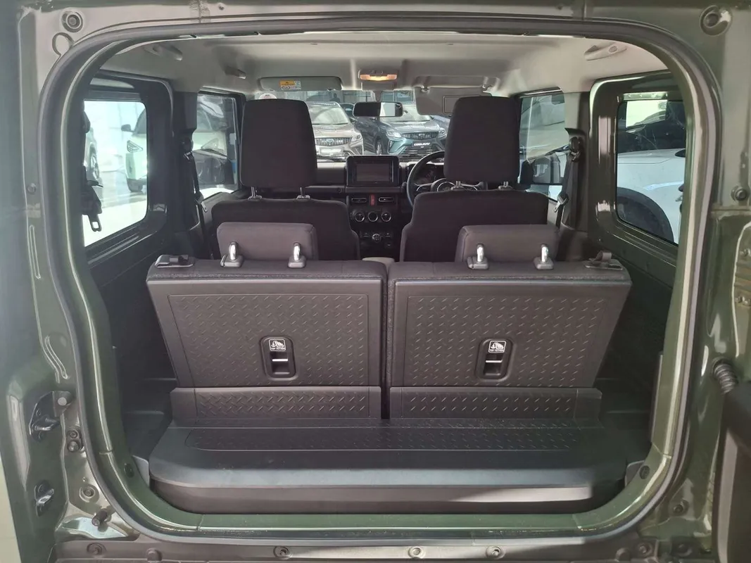 Suzuki Jimny 1.5 GLX MT - Image 10