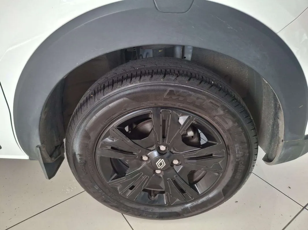 Renault Triber 1.0L Techno MT - Image 9