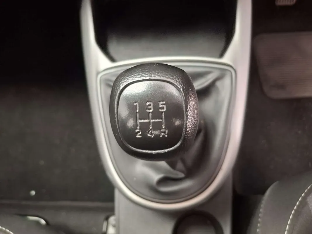 Hyundai Exter 1.2 Premium MT - Image 12