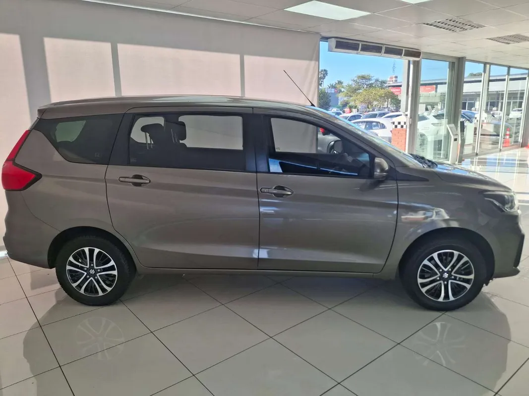 Suzuki Ertiga 1.5 GL MT - Image 2