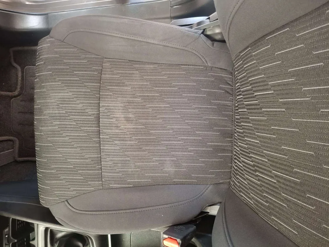 Suzuki Ertiga 1.5 GL MT - Image 13
