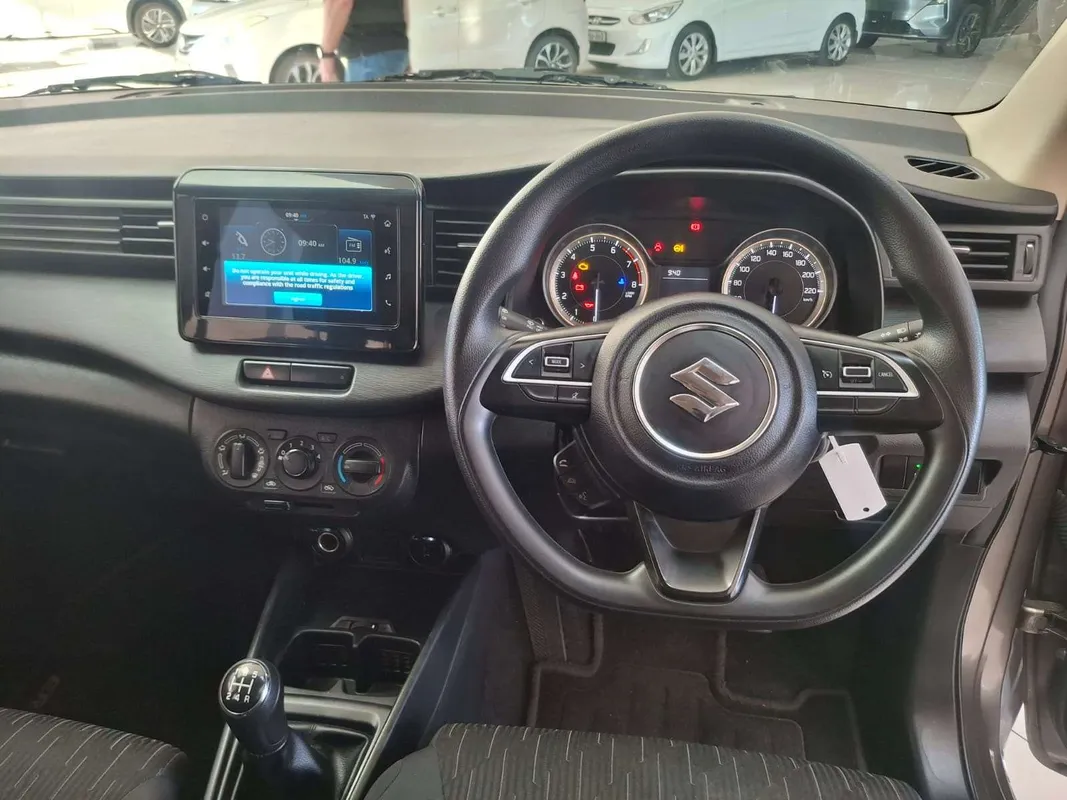 Suzuki Ertiga 1.5 GL MT - Image 16