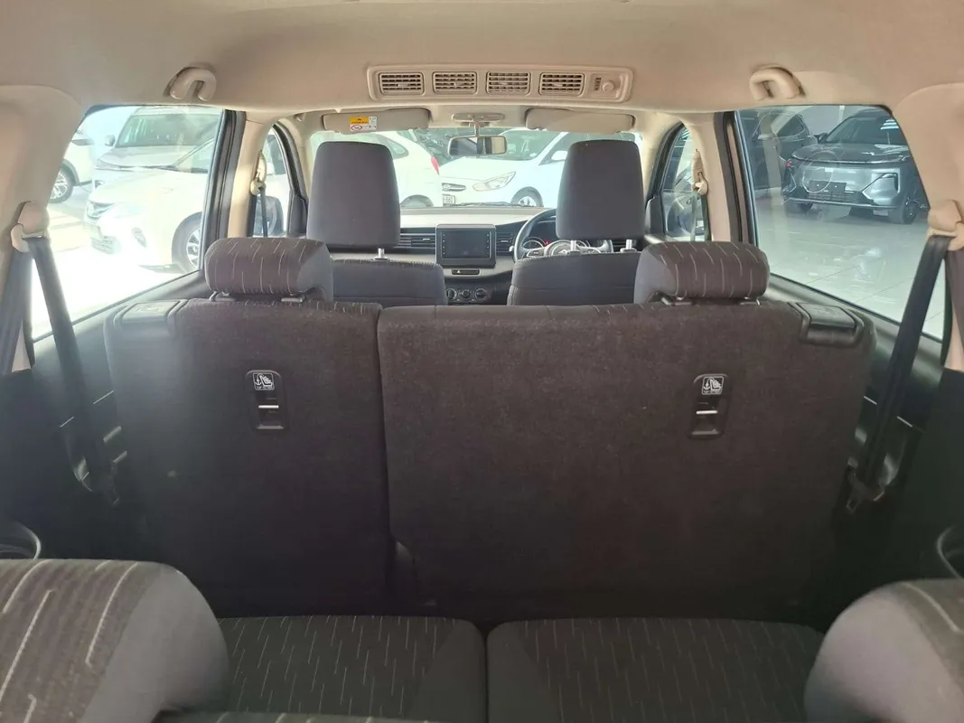 Suzuki Ertiga 1.5 GL MT - Image 10