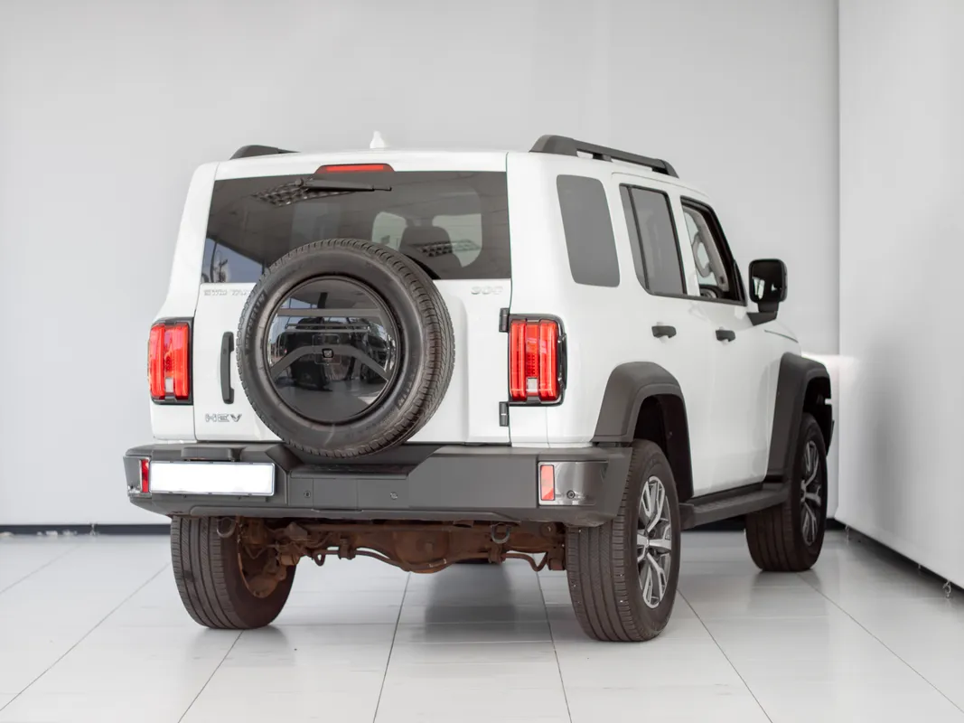 GWM Tank 300 2.0T HEV 9HAT 4X4 Super Luxury - Image 4