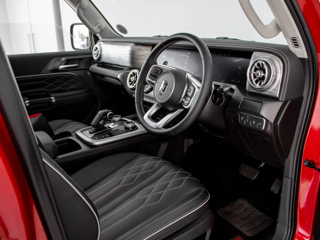 GWM Tank 300 2.0T HEV 9HAT 4X4 Super Luxury - Image 5