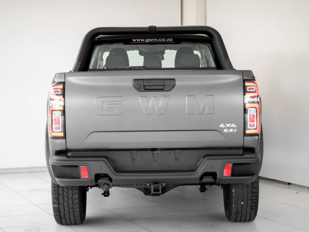 GWM P300 2.4TD LTD 4X4 9AT - Image 3