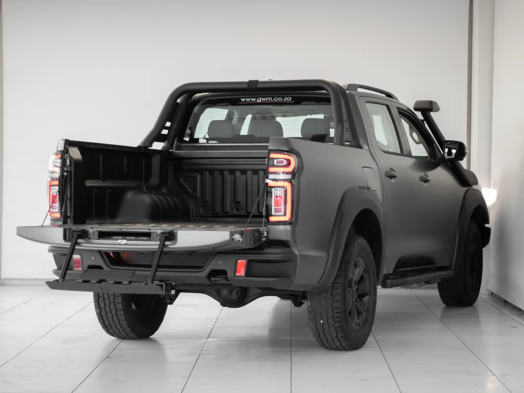 GWM P300 2.4TD LTD 4X4 9AT - Image 4