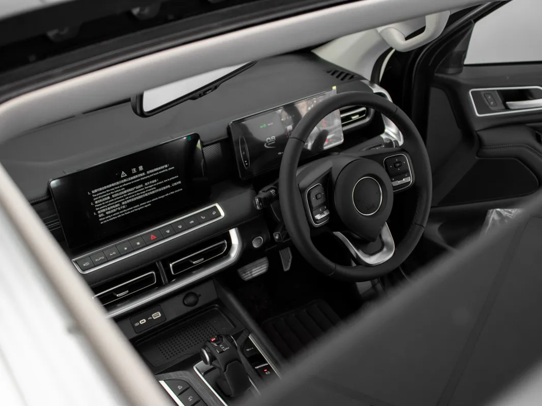 GWM P300 2.4TD LTD 4X4 9AT - Image 5