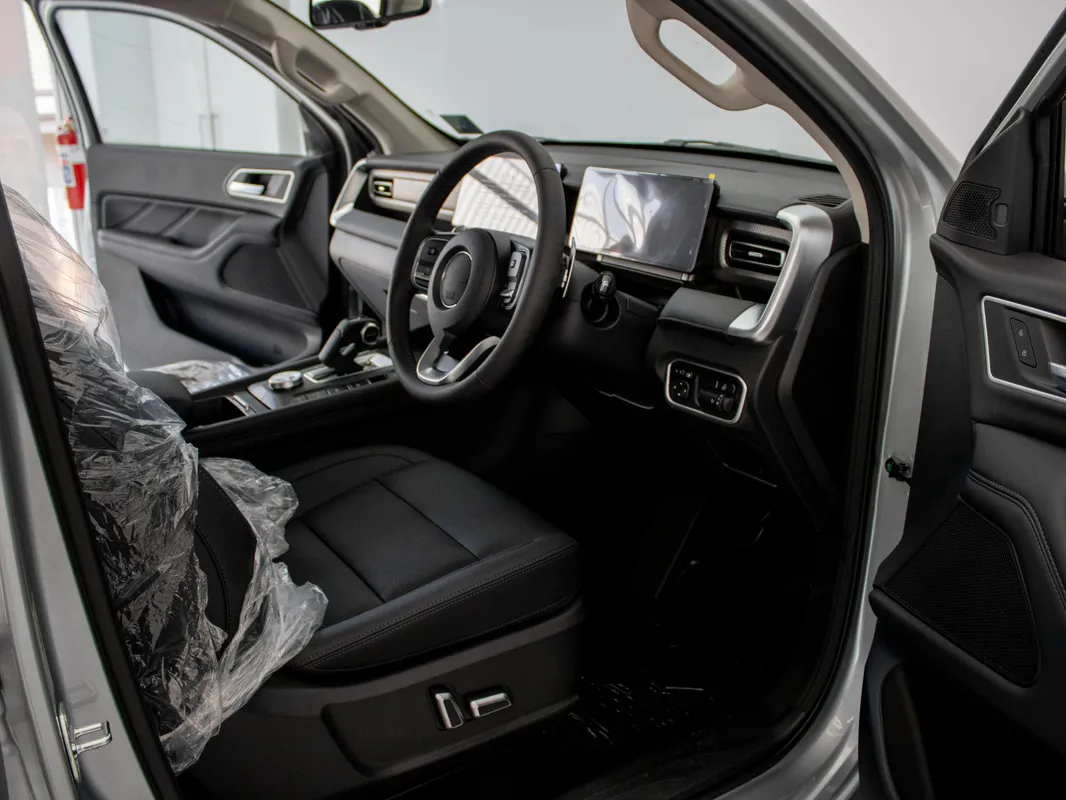 GWM P300 2.4TD LT 4X2 9AT - Image 3