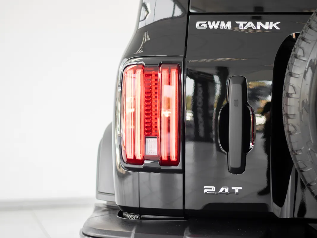 GWM Tank 300 2.4TD 9AT 4X4 Super Luxury - Image 4
