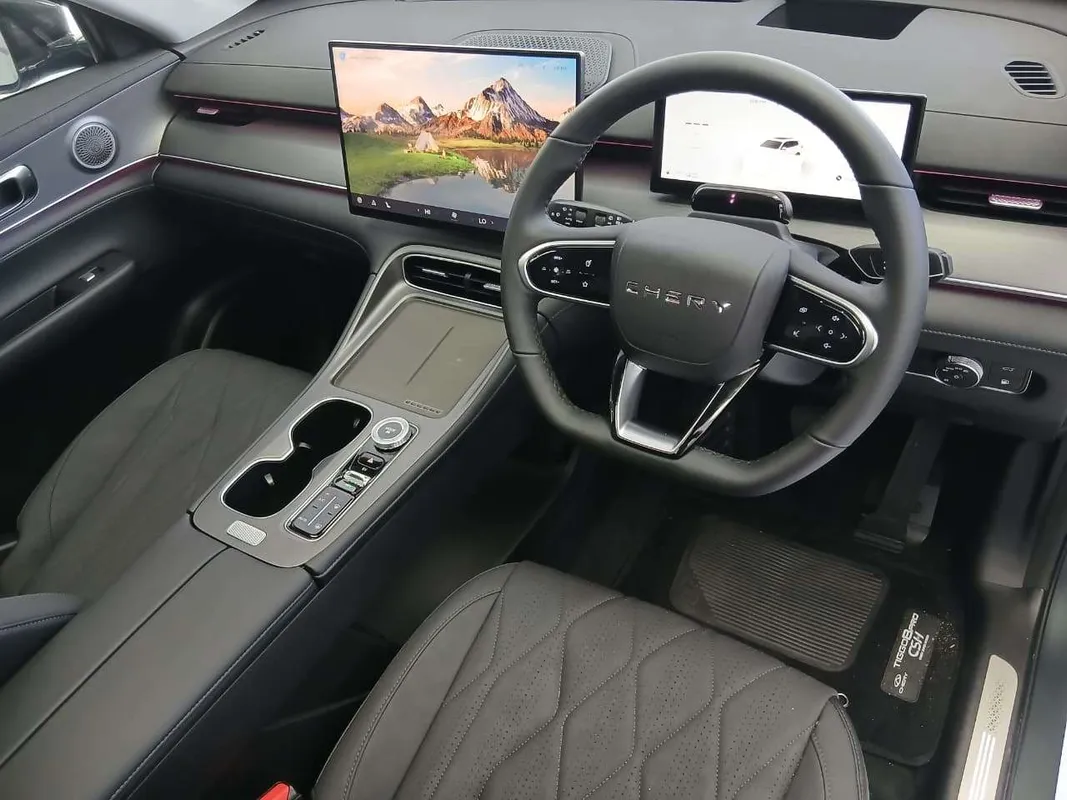 Chery Tiggo 8 1.5T CSH Apex DHT (PHEV) - Image 8