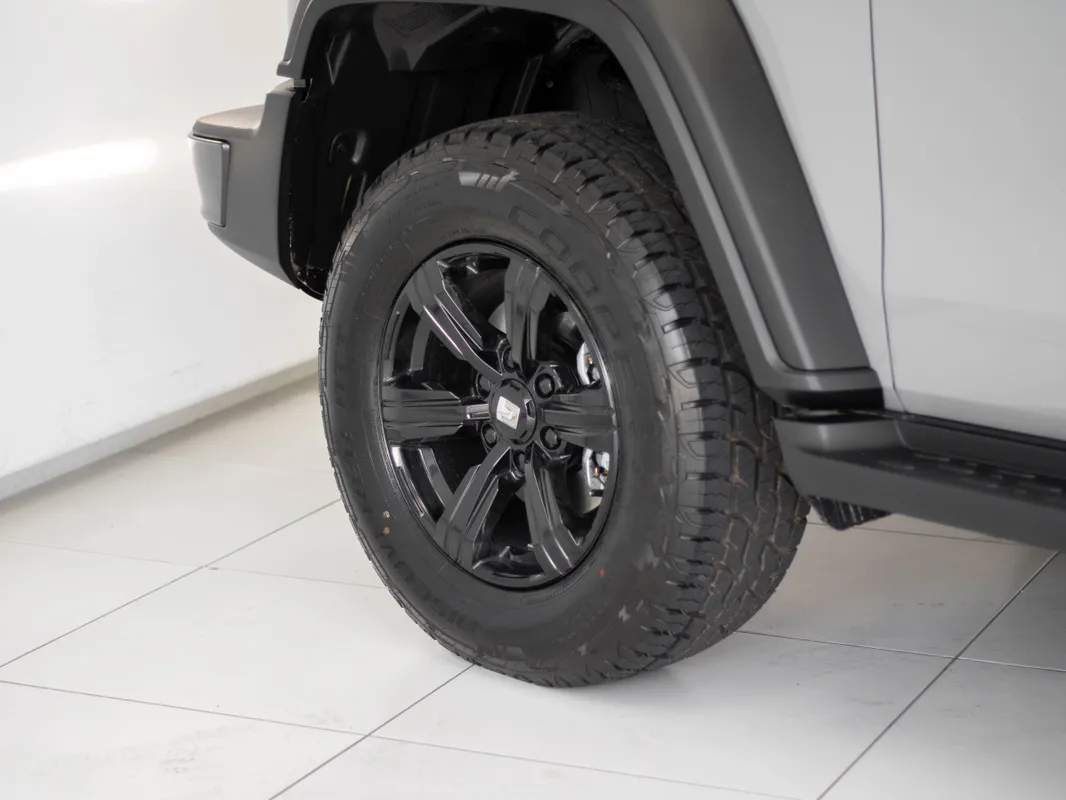 GWM Tank 300 2.4TD 9AT Luxury - Image 7