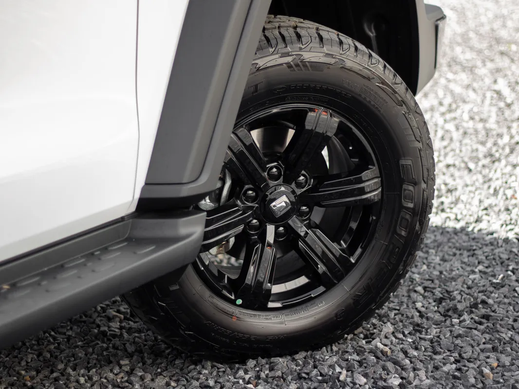 GWM Tank 300 2.4TD 9AT 4X4 Super Luxury - Image 7