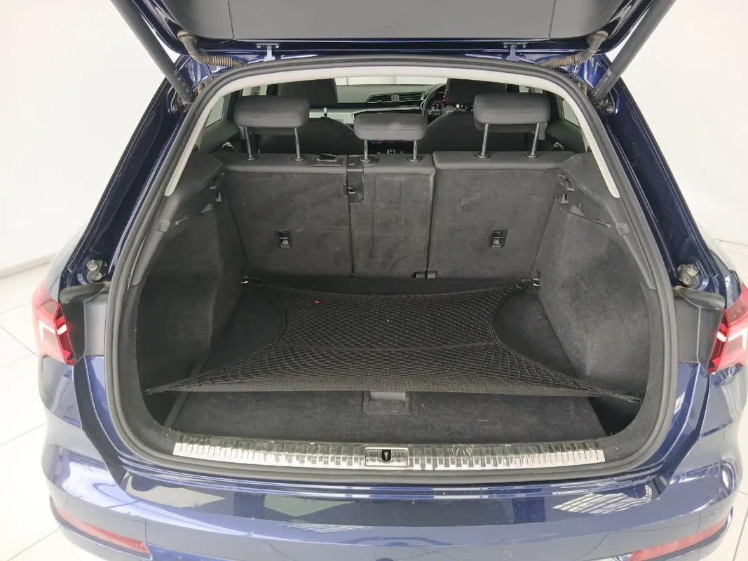 Audi Q3 35 TFSI S Tronic - Image 7
