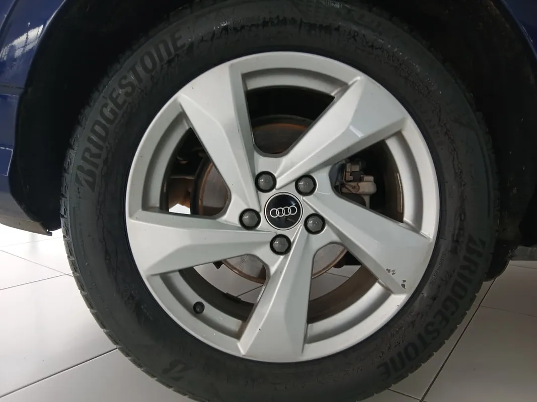 Audi Q3 35 TFSI S Tronic - Image 10