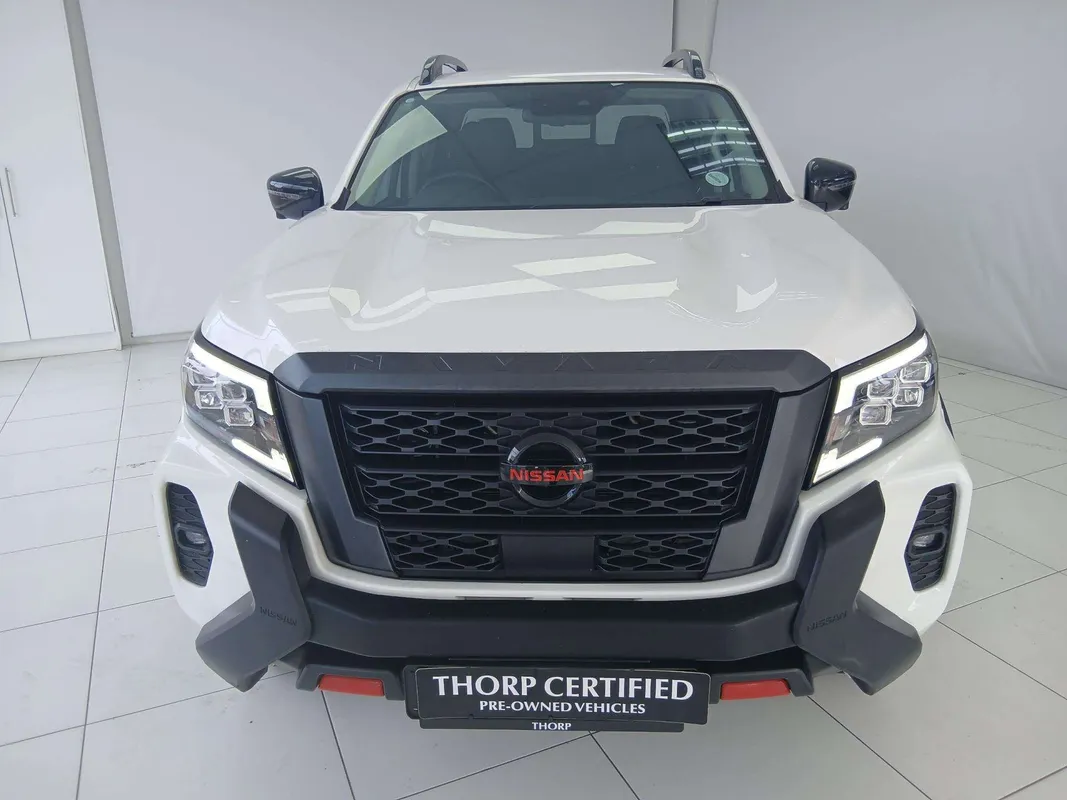 Nissan Navara 2.5DDTi Pro-2X Auto D/C P/U - Image 2