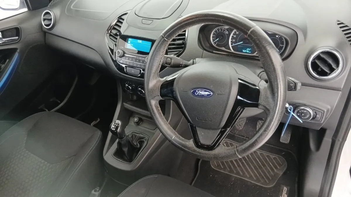 Ford Figo sedan 1.5 Trend - Image 8