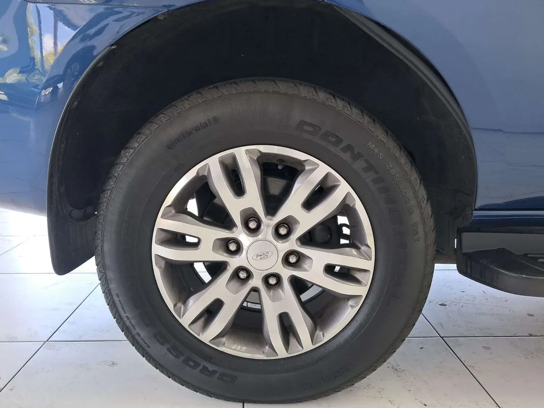 Ford Everest 2.2 XLT - Image 10