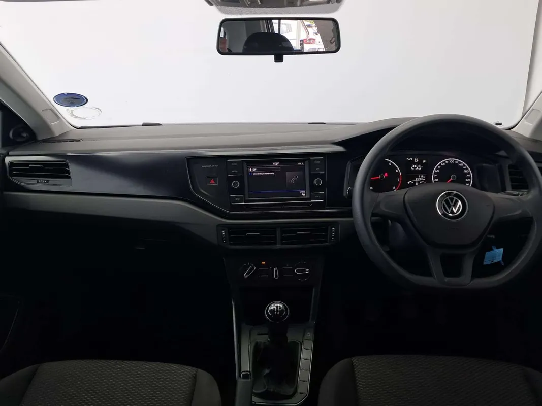 Volkswagen Polo hatch 1.0TSI Trendline - Image 9