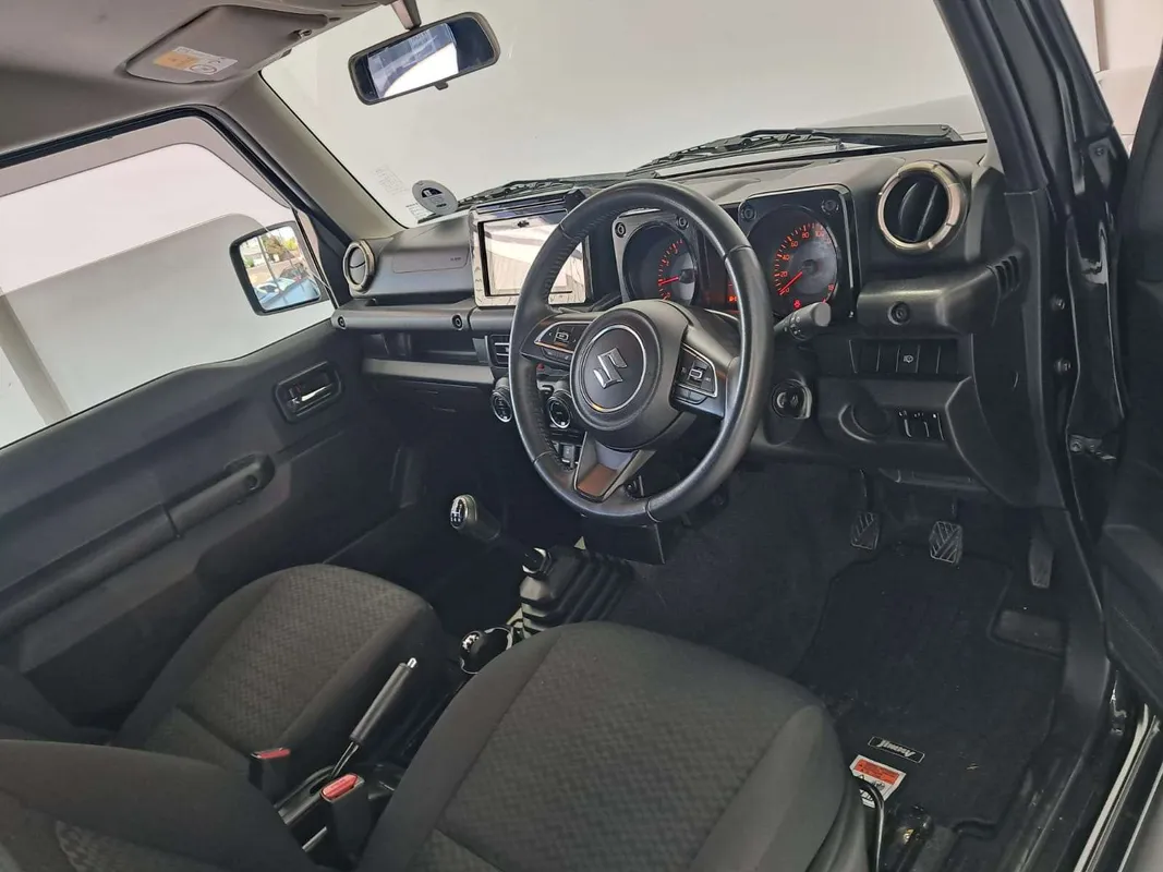 Suzuki Jimny 1.5 GLX - Image 8
