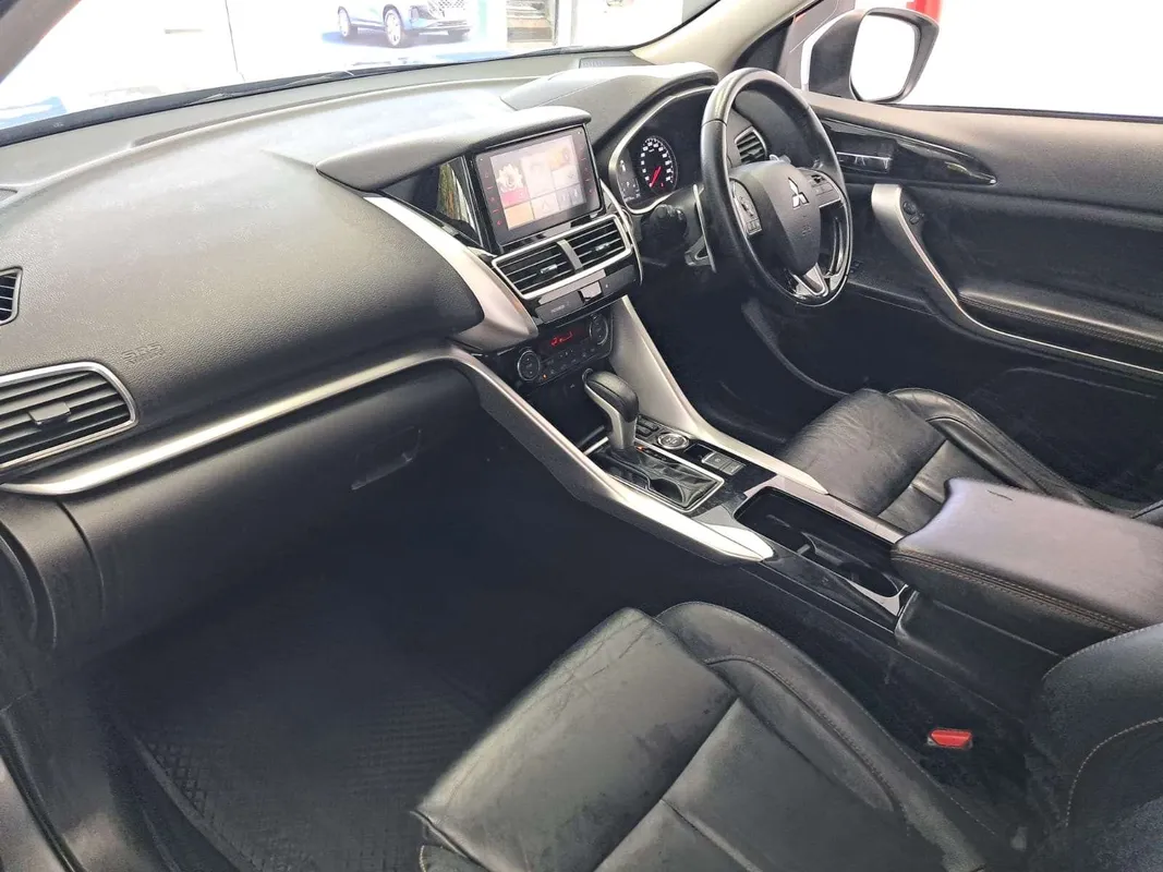 Mitsubishi Eclipse Cross 2.0 GLS CVT AWD - Image 9