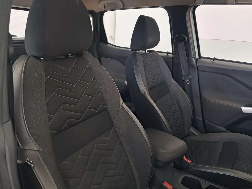 Nissan Magnite 1.0T Acenta Plus CVT - Image 10